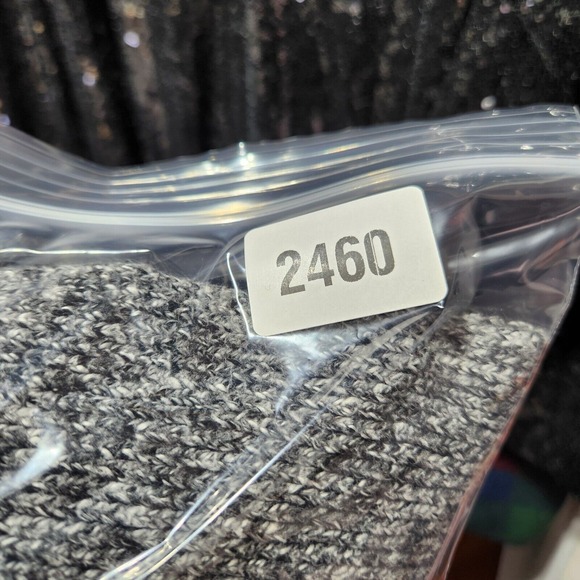 Old Navy XL Unisex Cardigan Gray Grandpa Sweater Oversized Buttons Pockets - Picture 8 of 8